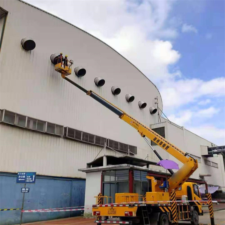 广安高空作业车出租服务：专业广告牌安装解决方案