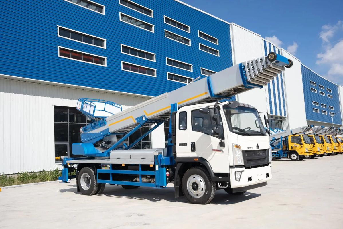 广安出租云梯车高空作业车 建筑垃圾搬运